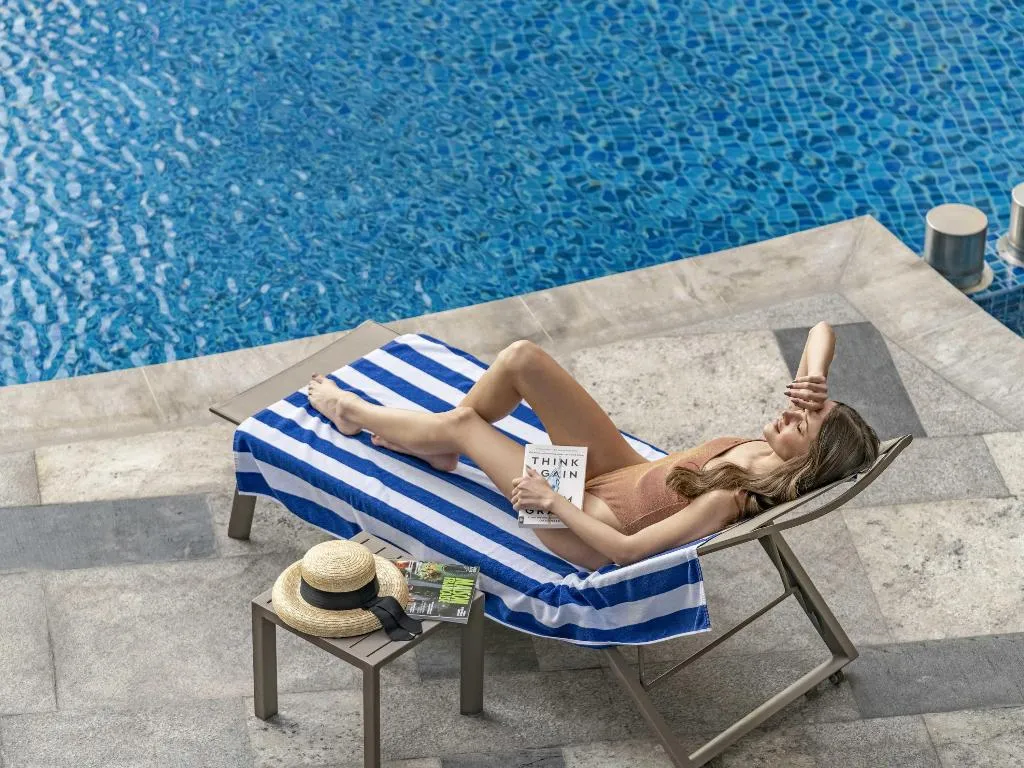 Pool, Pullman Sharjah, Dubai