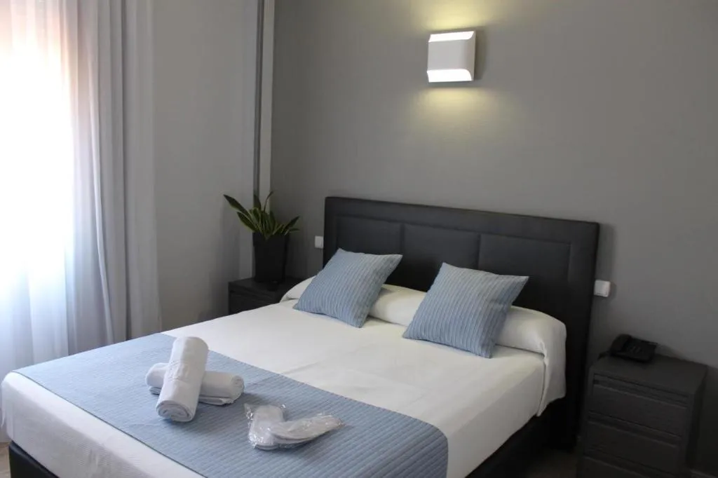 SINGLE STANDARD Room, Barajas Plaza, Madrid