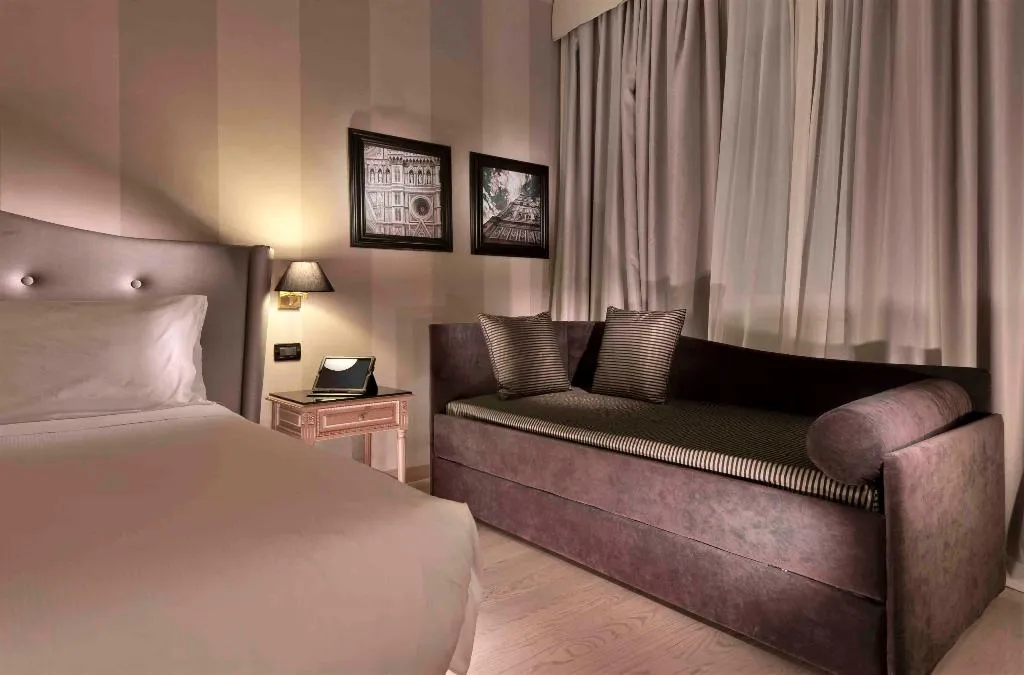 JUNIOR SUITE STANDARD Room, c-hotels Ambasciatori, Florence