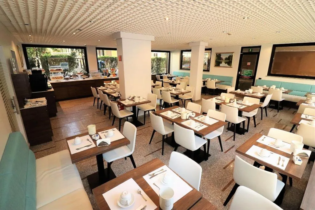 Restaurant, Hotel Domenichino, Milan