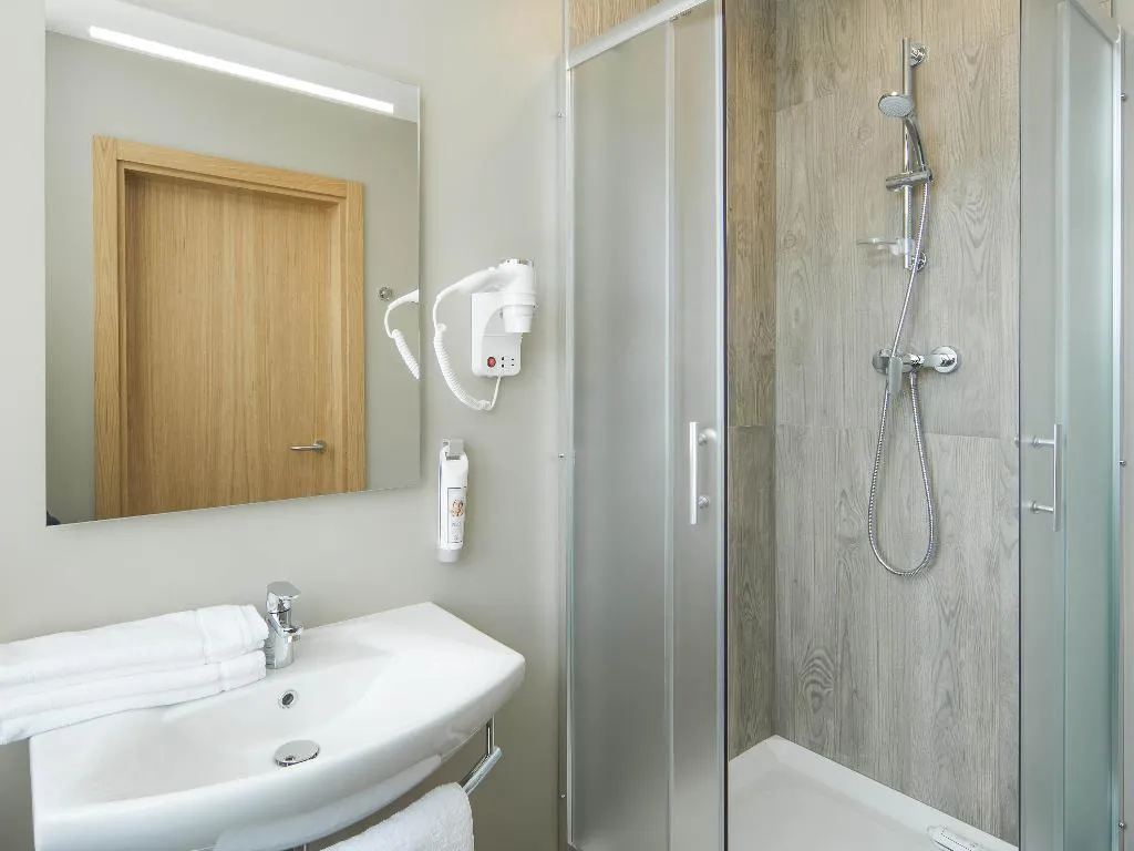 DOUBLE WITH DOUBLE BED Room, Ibis Riga Centre, Riga