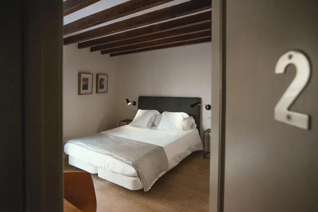 Room, Canavall, Majorca