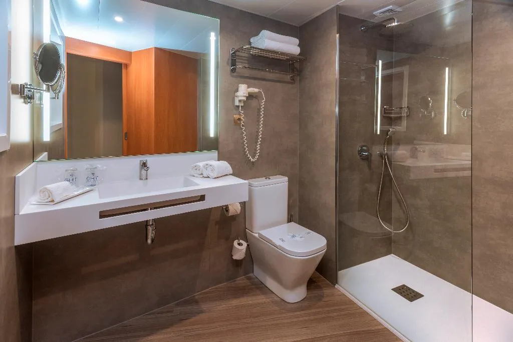 SINGLE STANDARD Room, GHT Aquarium & Spa, Costa Brava