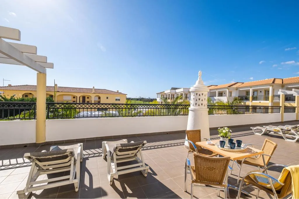 APARTMENT DELUXE POOL VIEW Room, Novochoro Apartments, Algarve