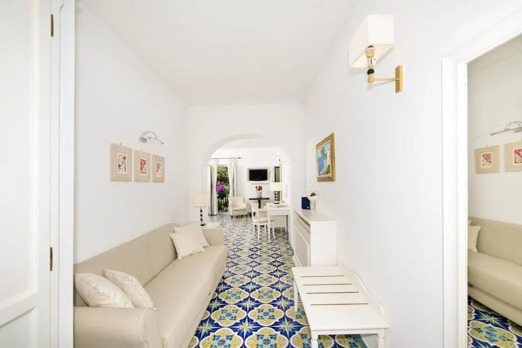 JUNIOR SUITE SEA VIEW KING BED Room, Savoia, Naples