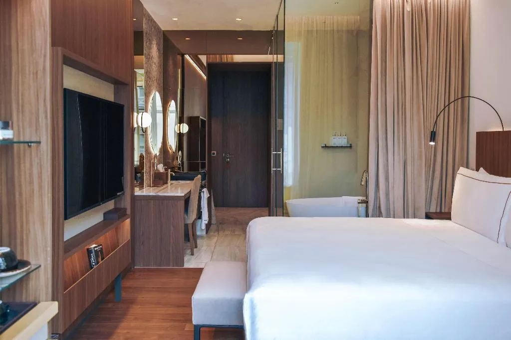 DOUBLE DELUXE Room, Palazzo Cordusio A Gran Melia Hotel, Naples