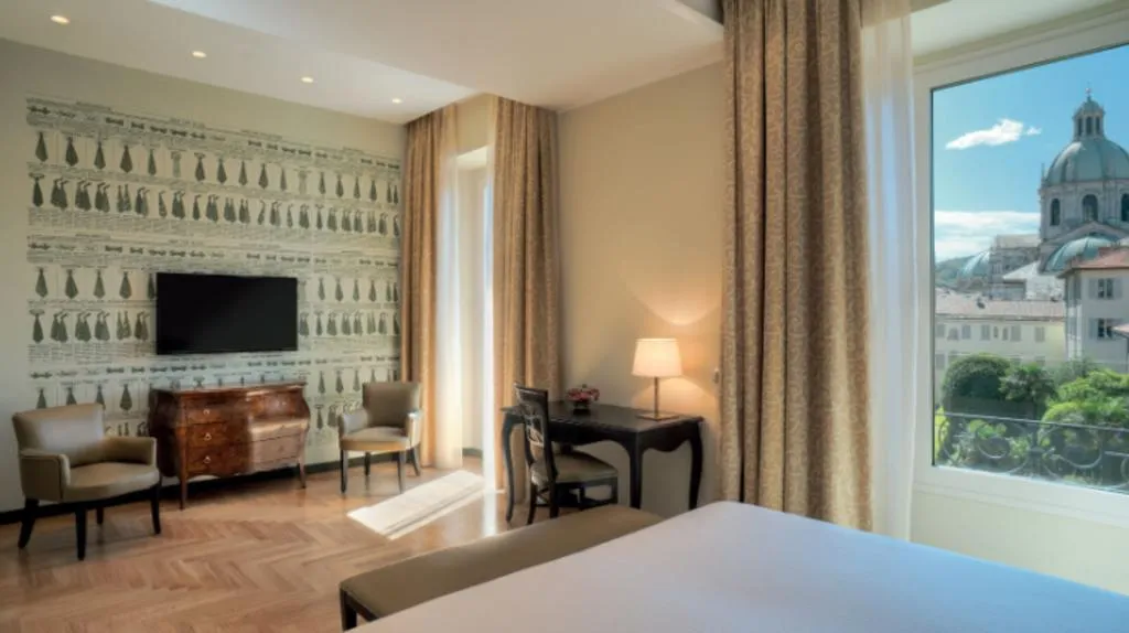 Double or Twin EXECUTIVE Room, Palace Hotel Lake Como, Milan