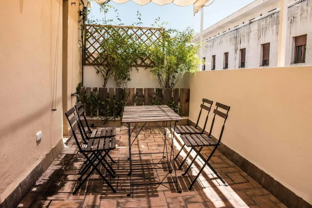 Terrace, Black Swan Hostel Sevilla, Seville