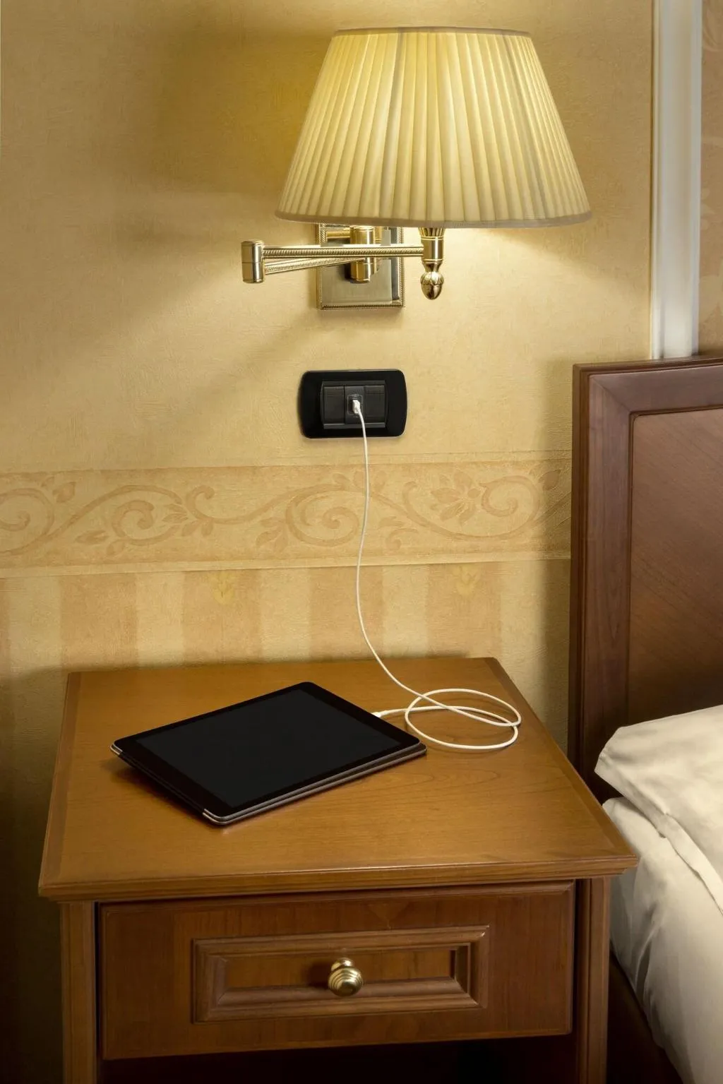 SINGLE STANDARD Room, Lancaster Hotel, Milan