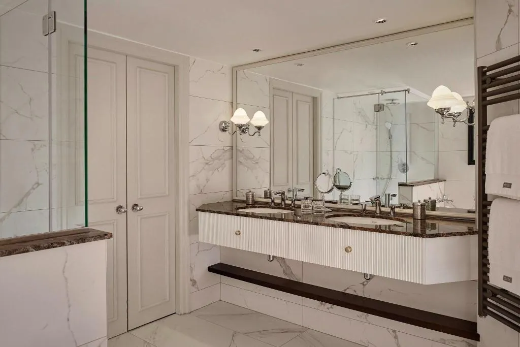Room, The College Green Hotel Dublin, Autograph, Dublin