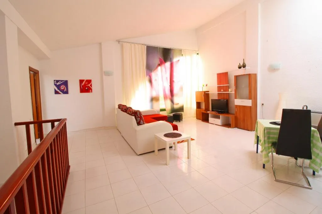 APARTMENT DUPLEX Room, Holiday Duplex Esmeralda, Costa Blanca