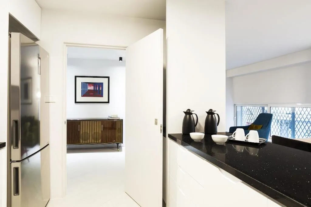 Restaurant, Vol.5 The Mini Lodge, Athens