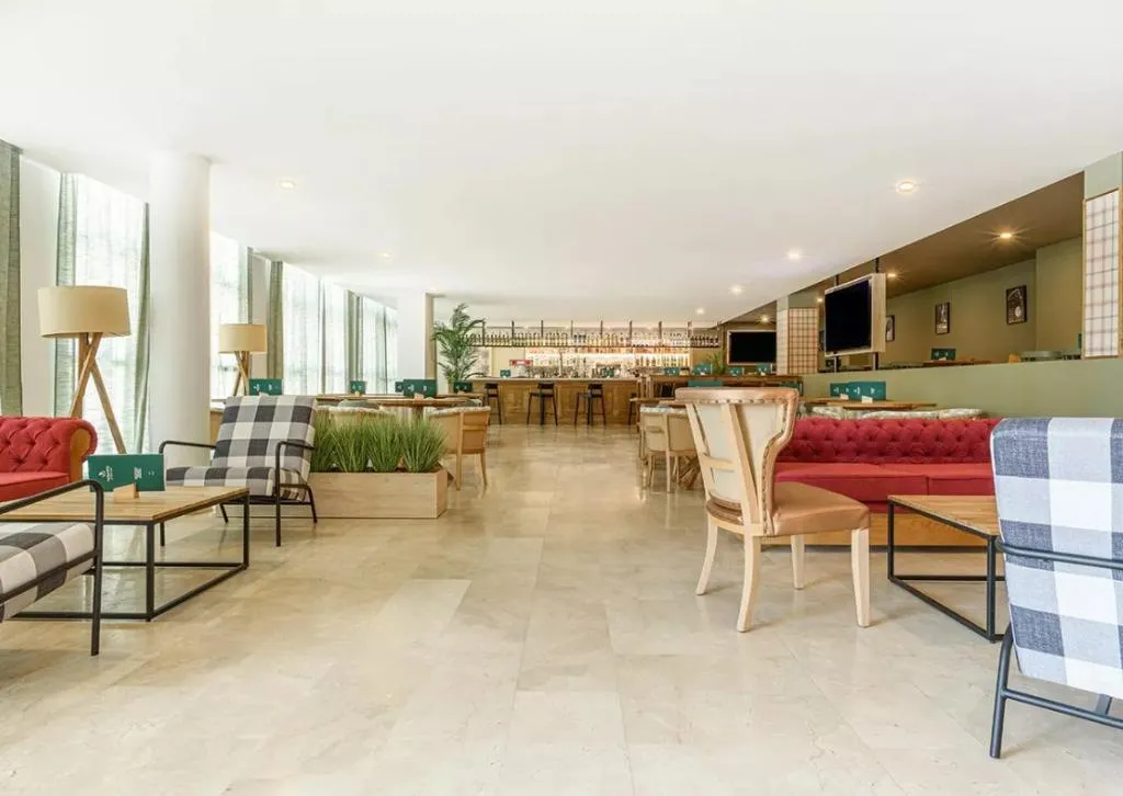 Sports and Entertainment, FERGUS Club Palmanova Park, Majorca