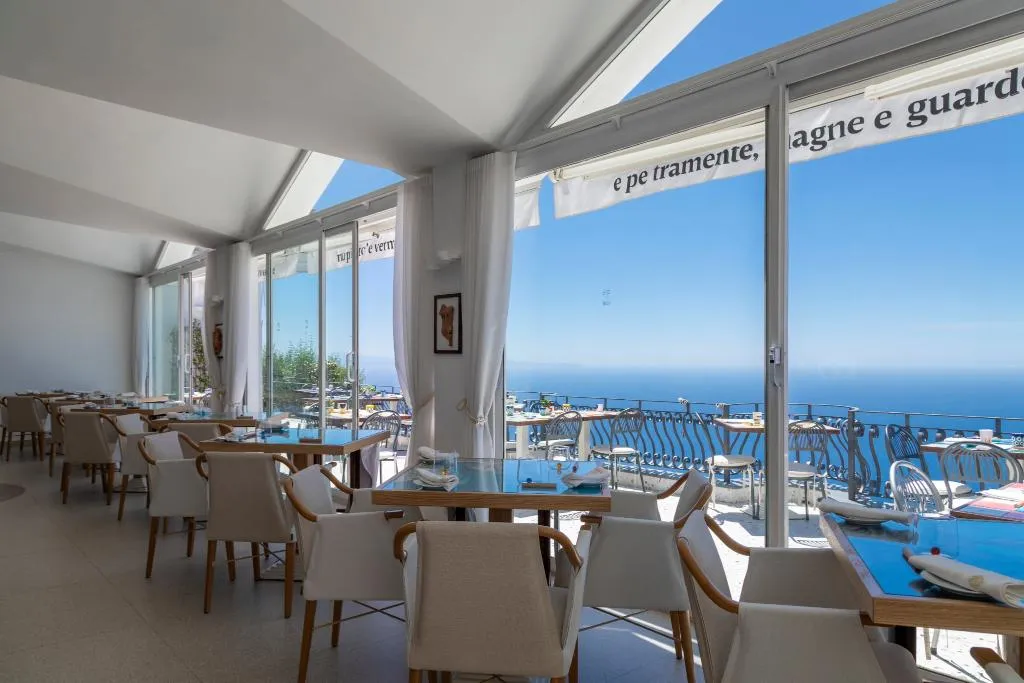 Lobby, Albergo Diffuso Bacco Furore, Naples