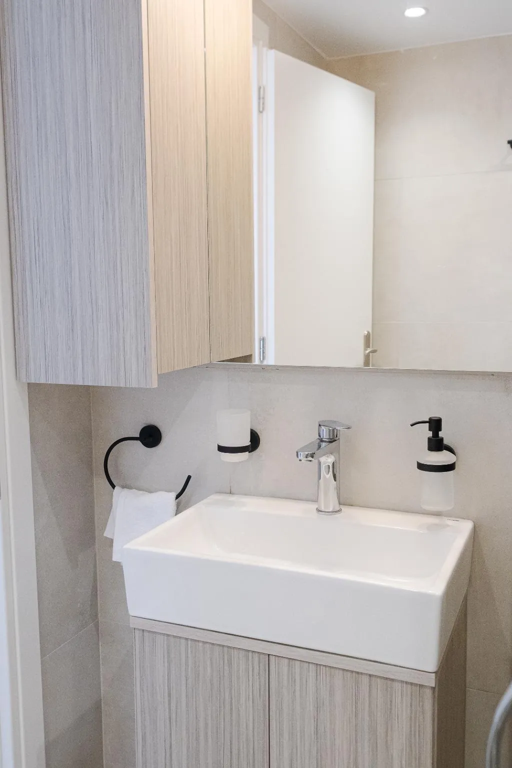APARTMENT SUPERIOR KING BED Room, Noon Smart Residences, Athens