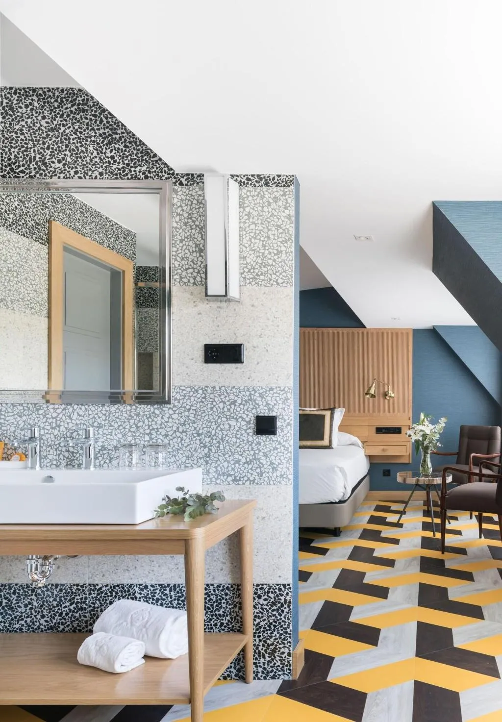 SUITE QUEEN SIZE BED Room, Principe Pio, Madrid