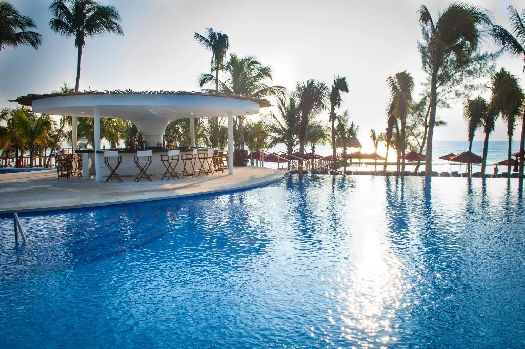 Pool, Residences at The Fives, Playa Del Carmen