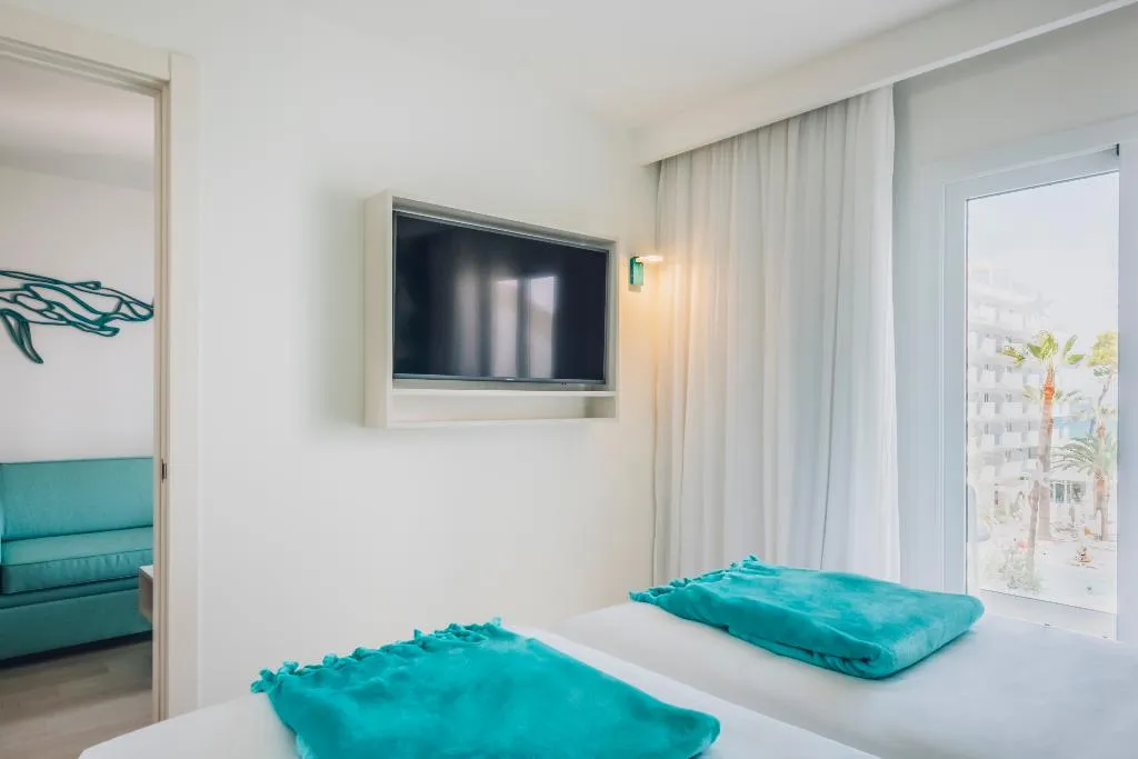 FAMILY ROOM POOL VIEW Room, Iberostar Waves Alcudia Park, Majorca