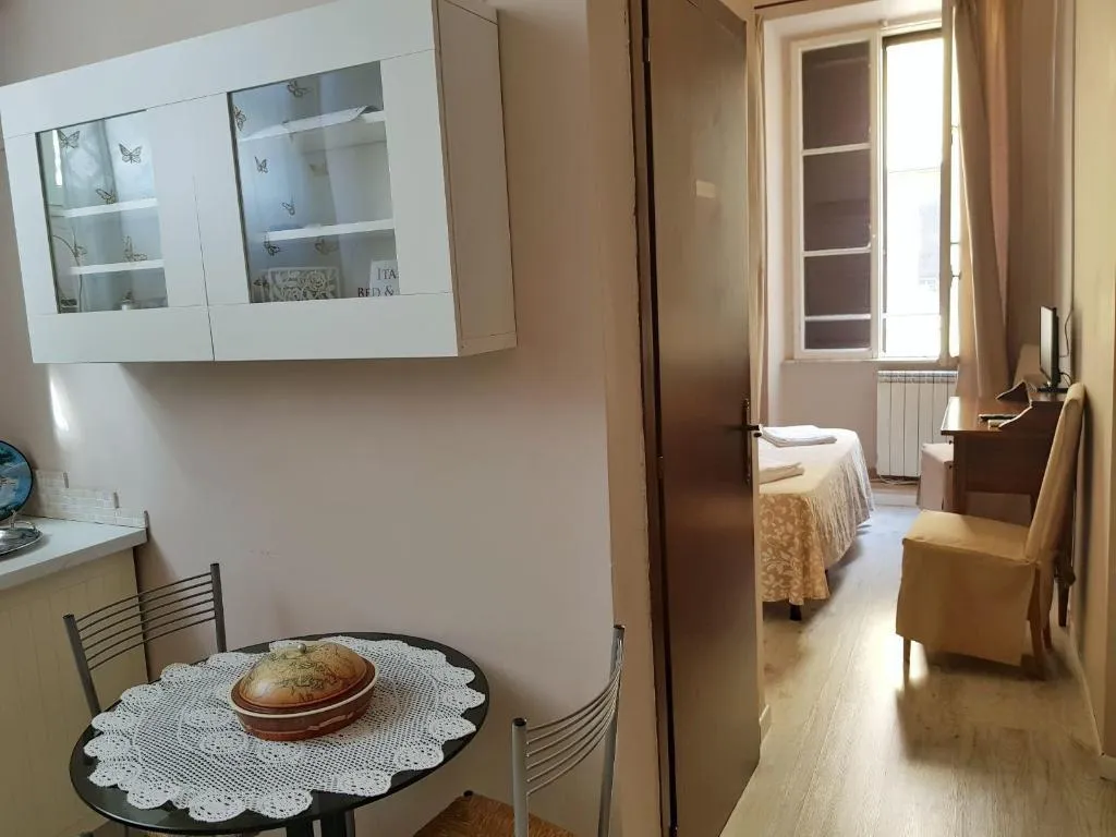 Room, Italy Guest House, Naples