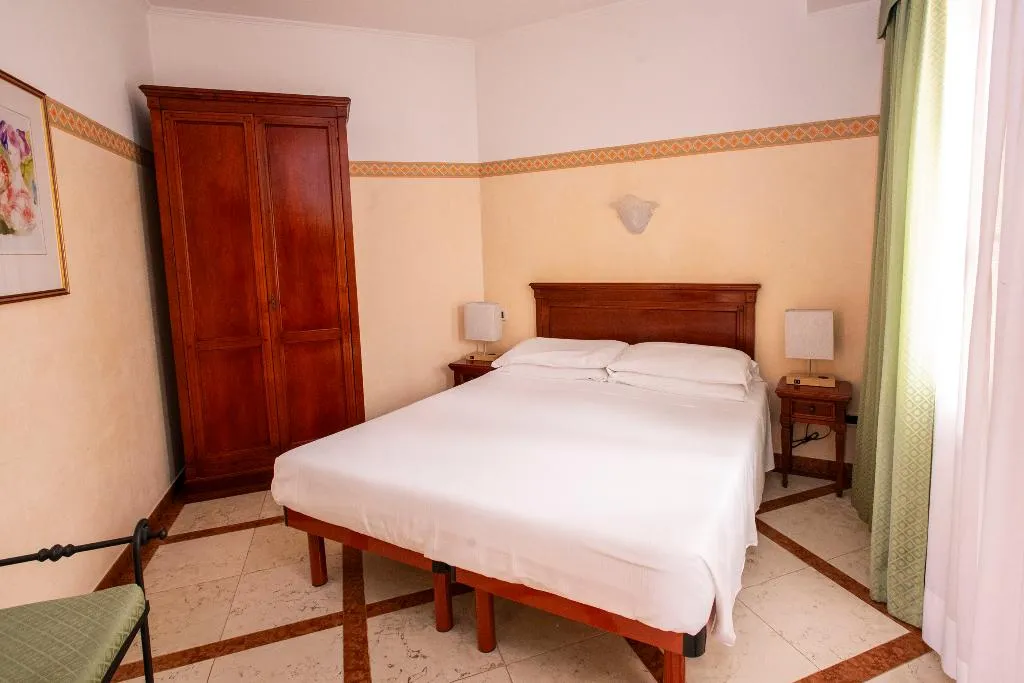 DOUBLE ECONOMY Room, Russo Palace, Venice