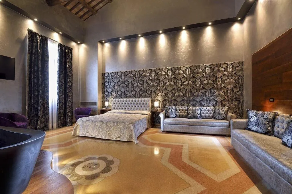 Room, Abbazia, Venice