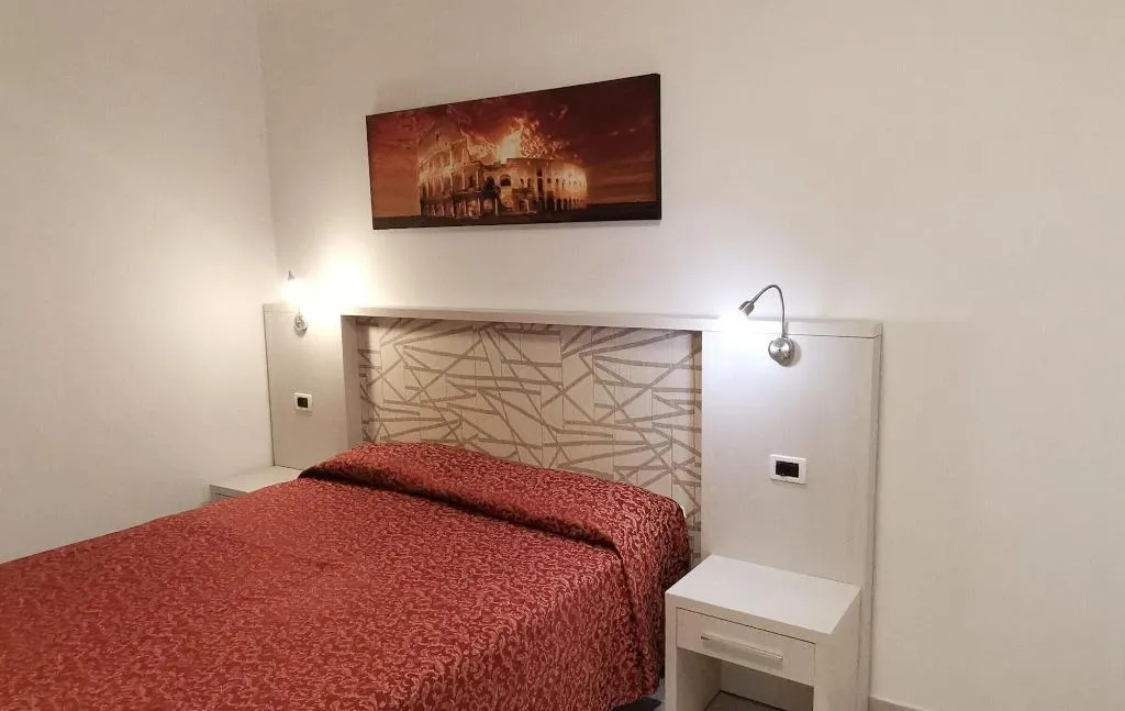 Room, Angelica, Naples