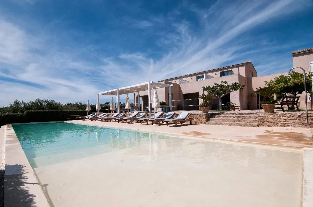 Sports and Entertainment, Relais Casina Miregia, Catania