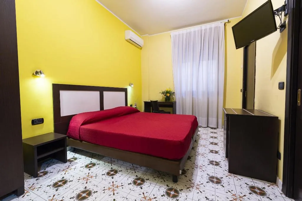 Room, Hotel Del Sole, Naples