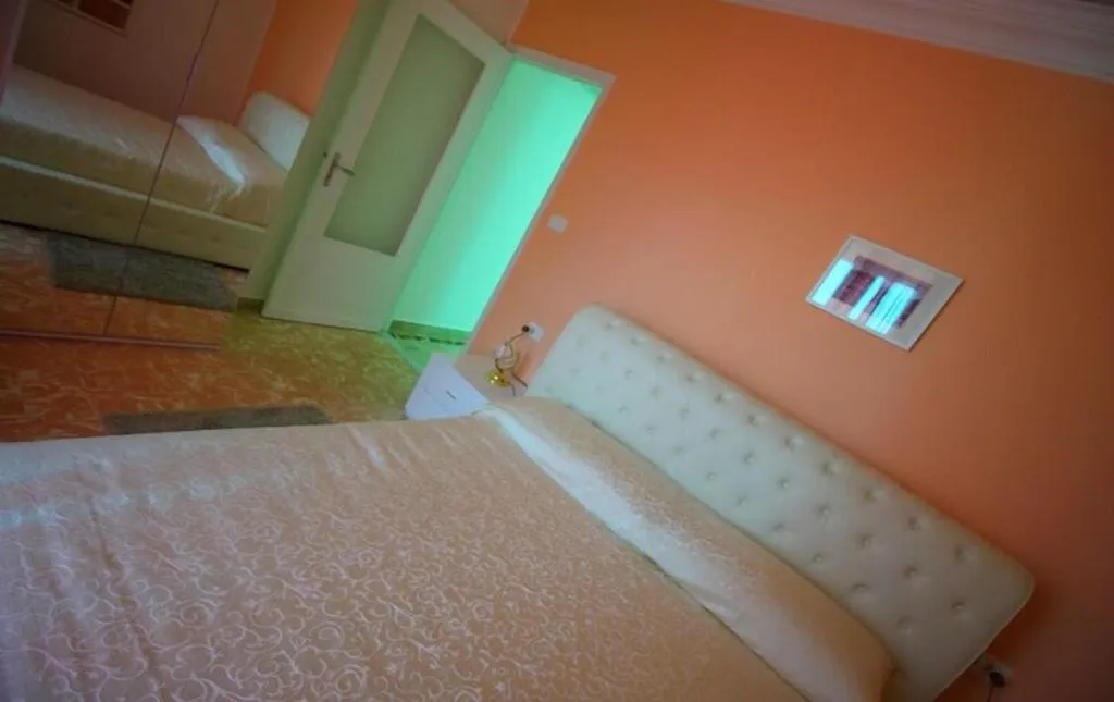 Room, Gualtiero Camere E Suite, Catania