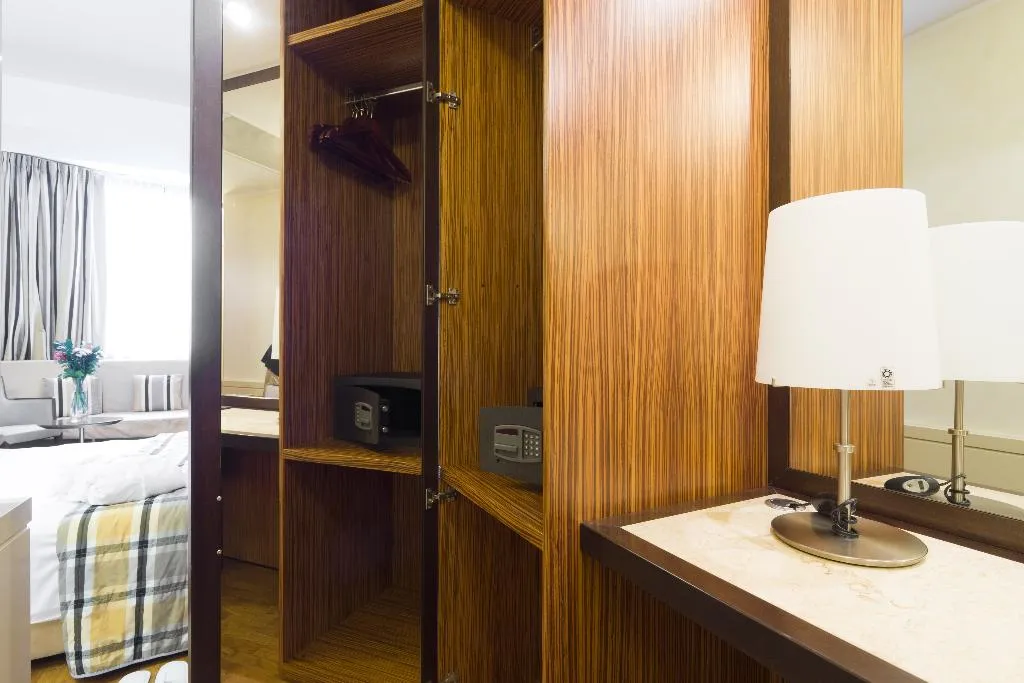 DOUBLE DELUXE Room, Carrobbio, Milan