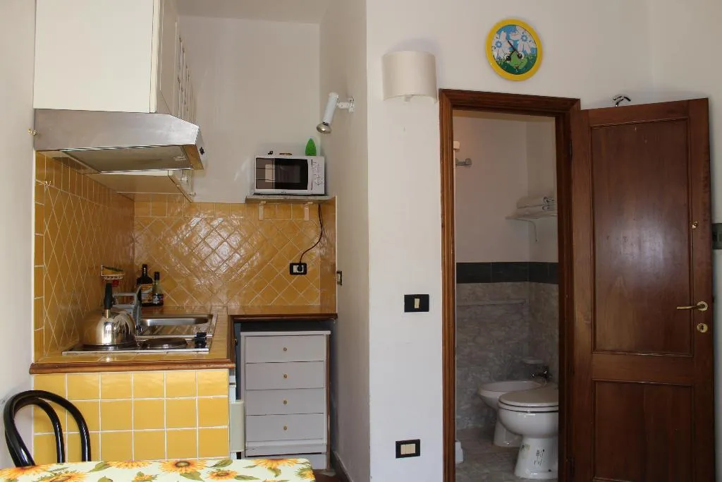 STUDIO CAPACITY 3 Room, Max Apartments, Florence