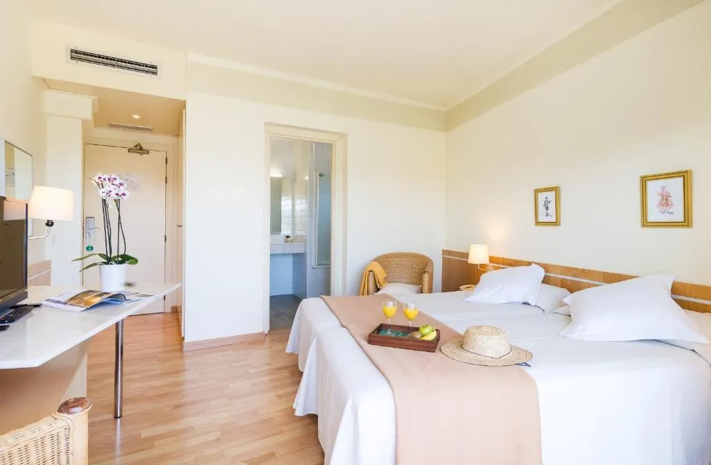 Double or Twin WITH BALCONY Room, Ancora, Costa Brava