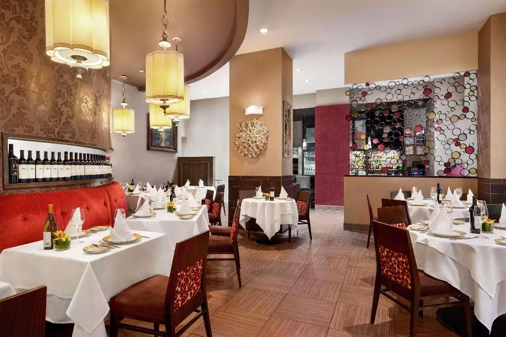 Bar, DoubleTree by Hilton New York Downtown, New York