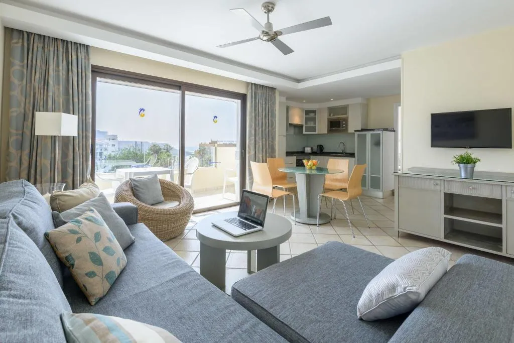 Room, Pearly Grey Ocean Club Apartments & Suites, Tenerife
