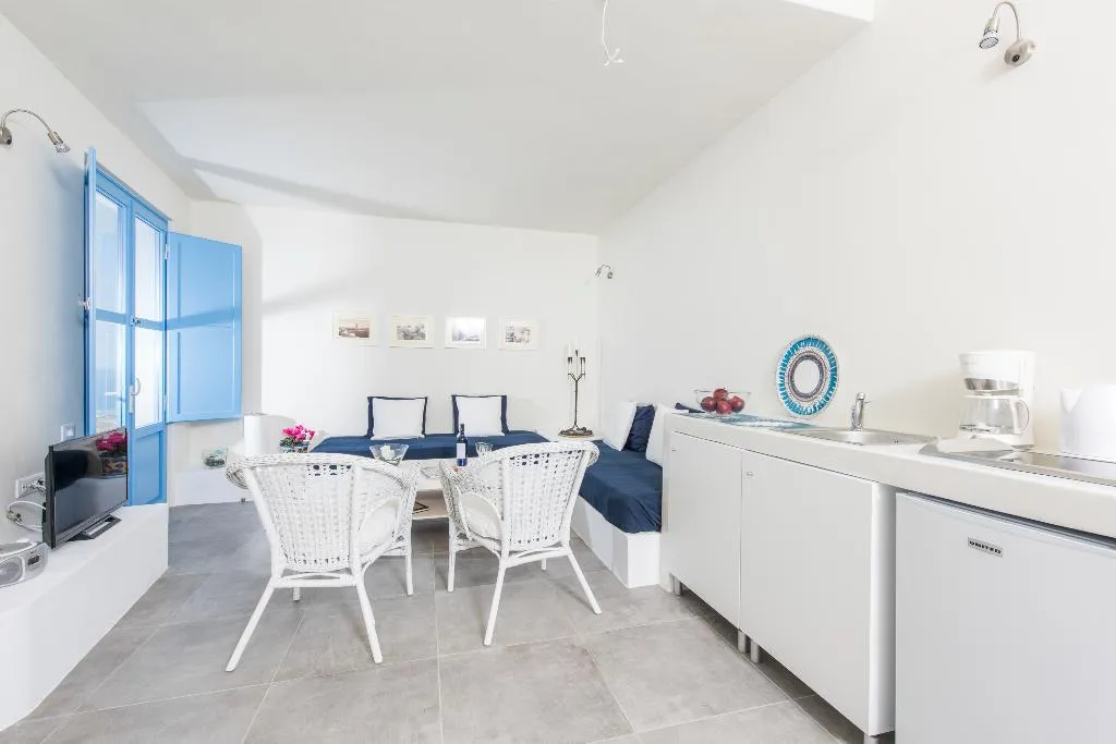 SUITE HONEYMOON Room, Fava Eco Suites, Santorini