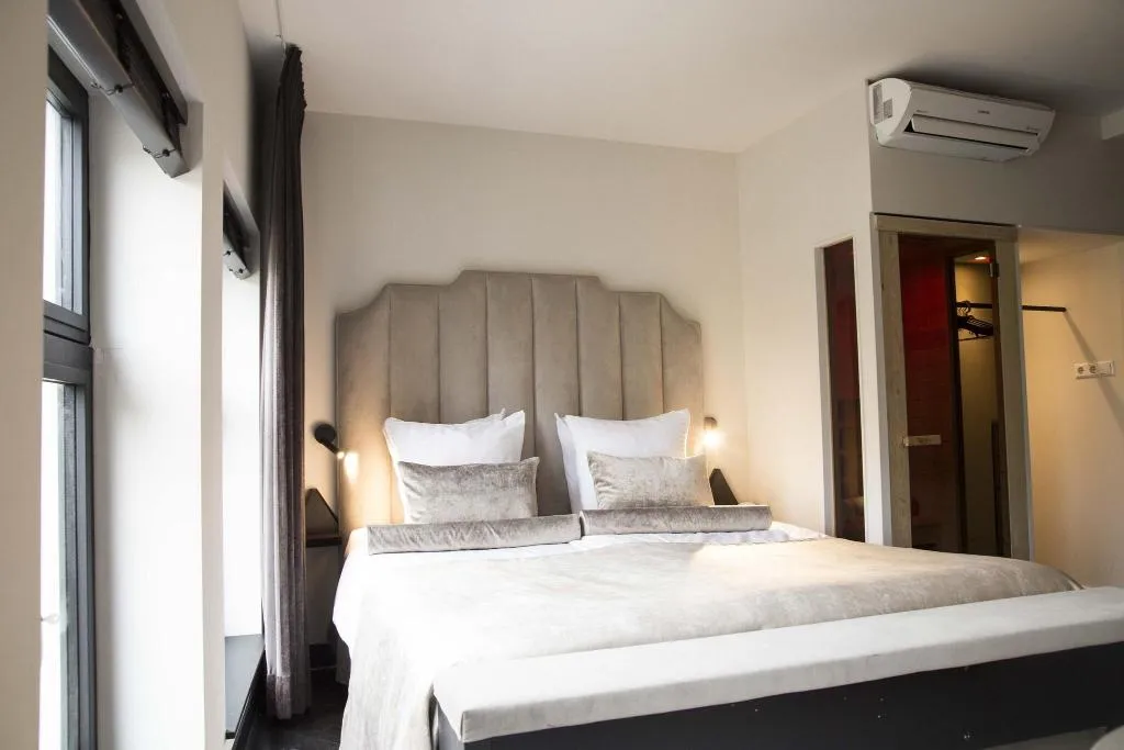 STUDIO WITH DOUBLE BED Room, House Of Amstel, Amsterdam