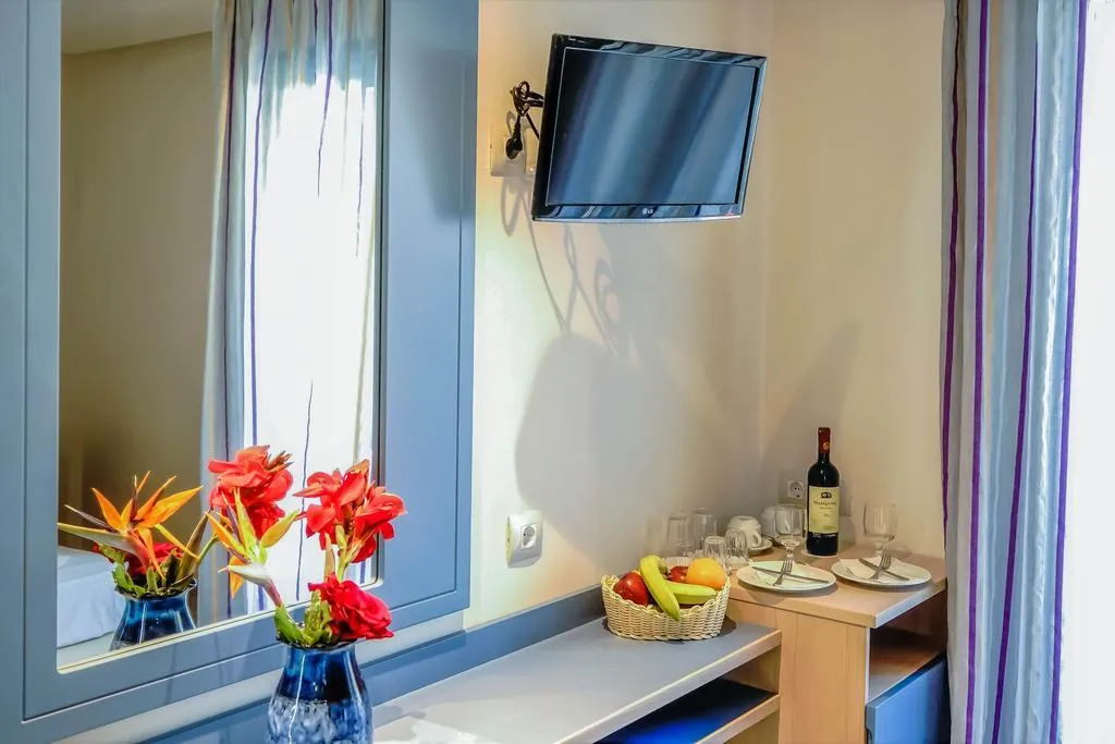 SUITE GARDEN VIEW ONE BEDROOM Room, Castello Village Resort, Crete