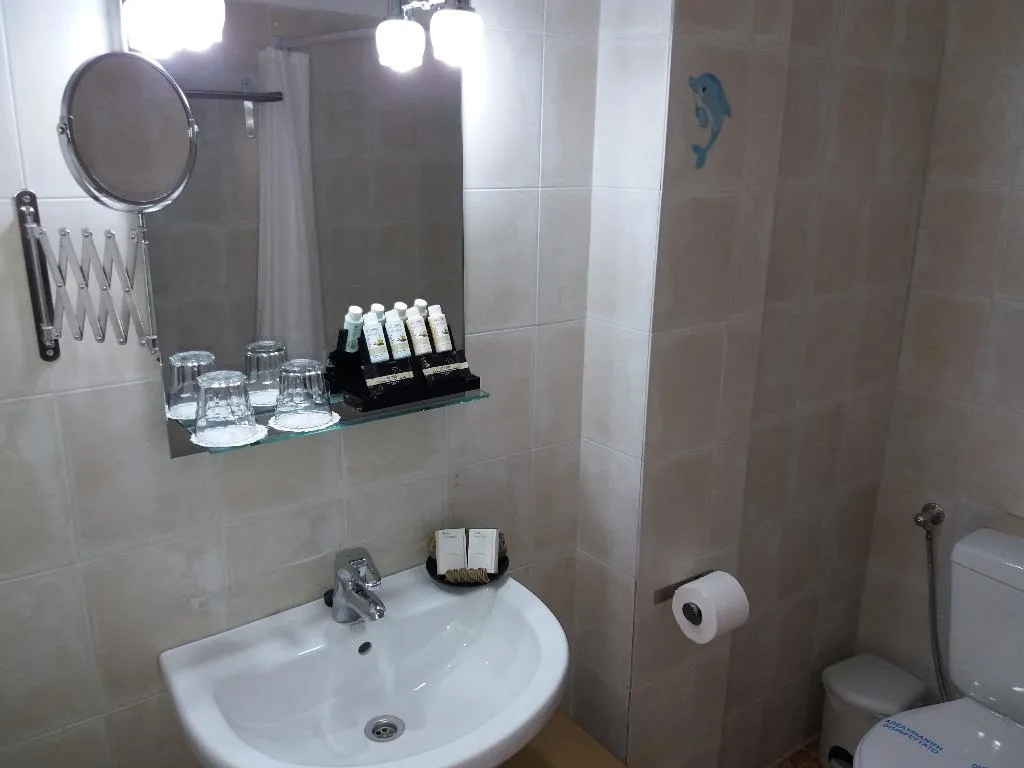 TWIN TWO BEDROOMS Room, Mileona Rooms, Corfu