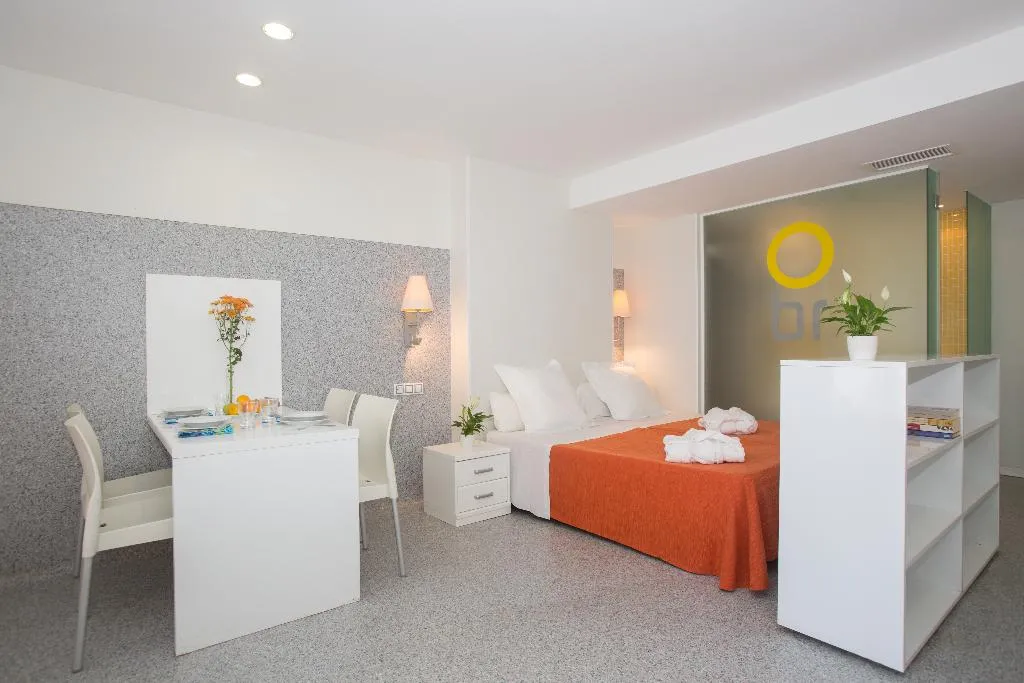 Room, Mix Bahia Real, Majorca