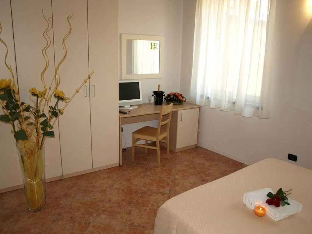 Room, Hotel Karol, Milan