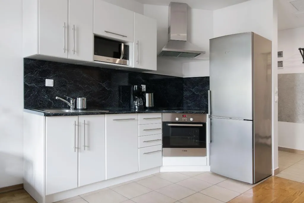 APARTMENT CAPACITY 5 ONE BEDROOM Room, Yourplace Biskupia Apartments, Krakow