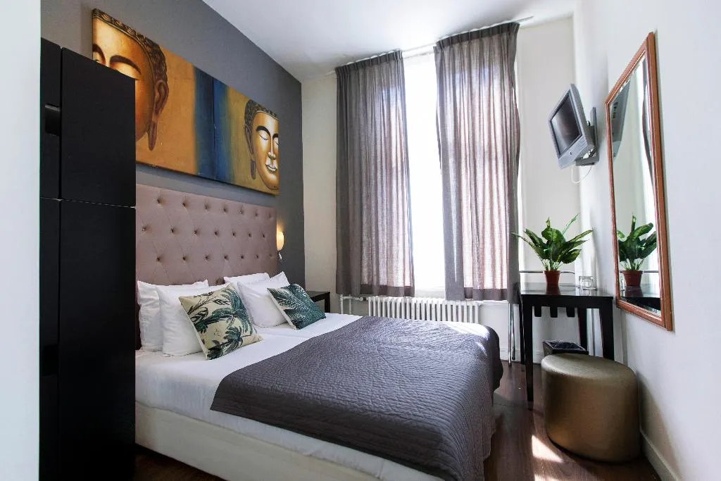 TWIN STANDARD Room, Quentin England Hotel, Amsterdam