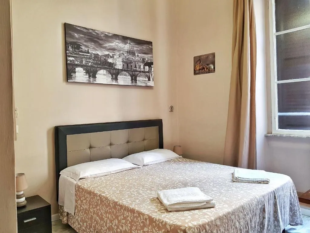 Room, Italy Guest House, Naples