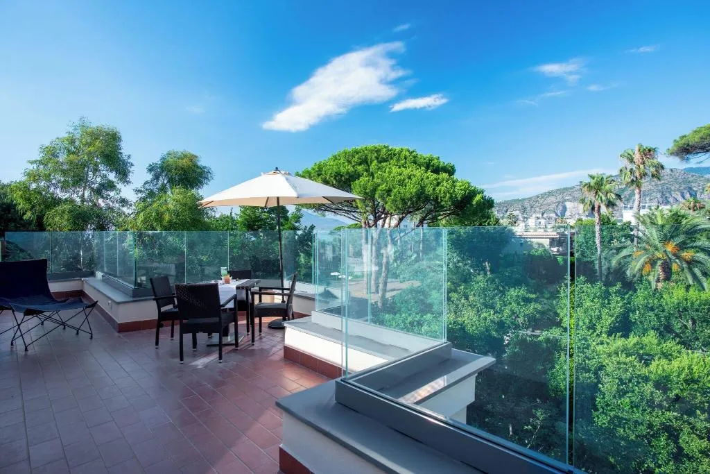 APARTMENT TWO KING BEDS Room, Parco Dei Principi, Naples