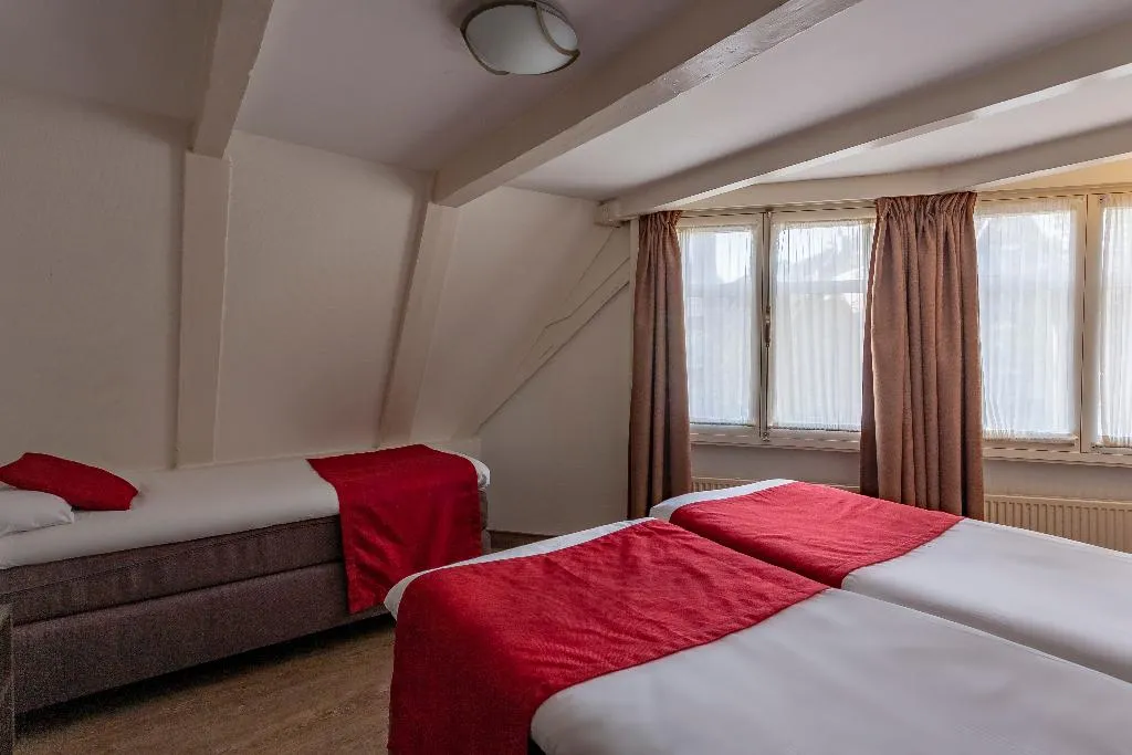 FAMILY ROOM STANDARD Room, Avenue, Amsterdam