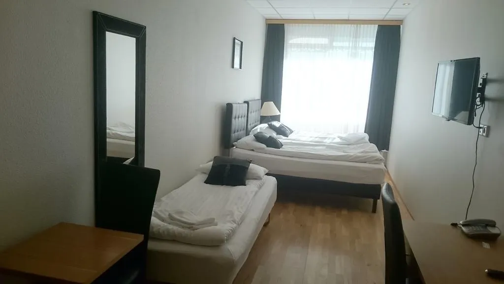 Room, 4th Floor, Reykjavik