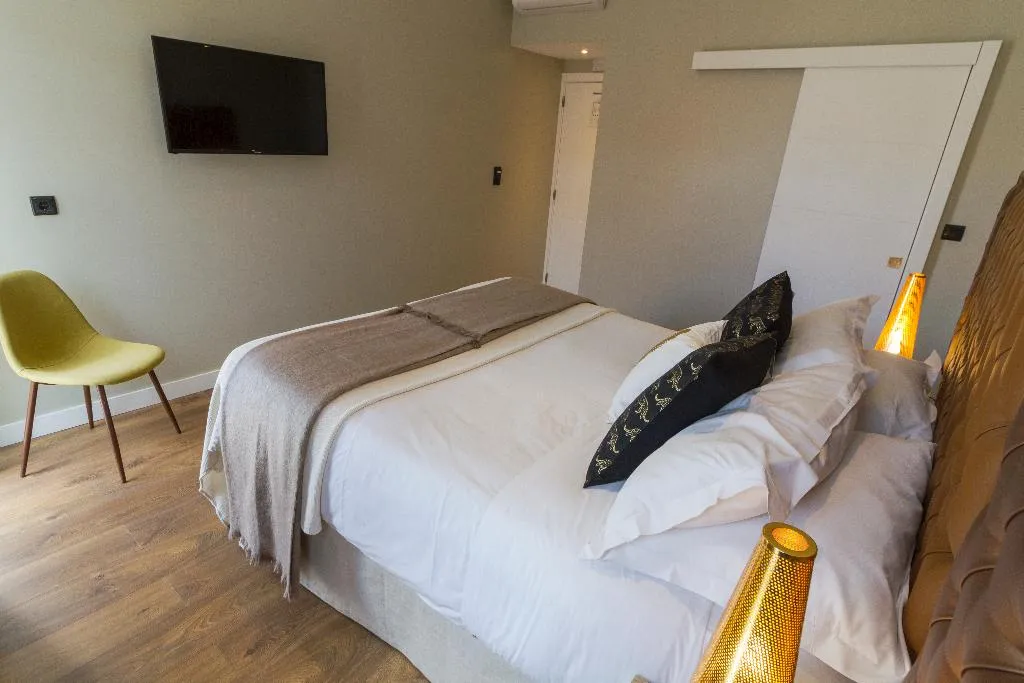 Double or Twin STANDARD Room, Bairro Alto Suites, Lisbon