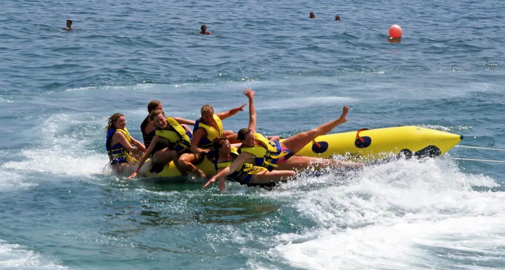 Sports and Entertainment, Estrella de Mar Youth Hostel, Costa Brava