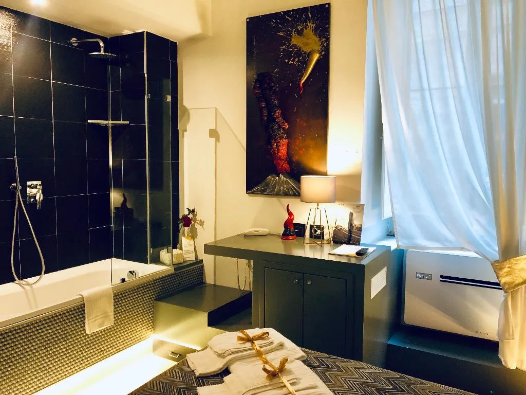 DOUBLE COMFORT Room, Relais Piazza del Plebiscito, Naples