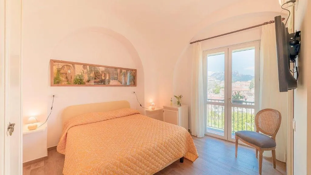 Room, Mimì B&B, Naples